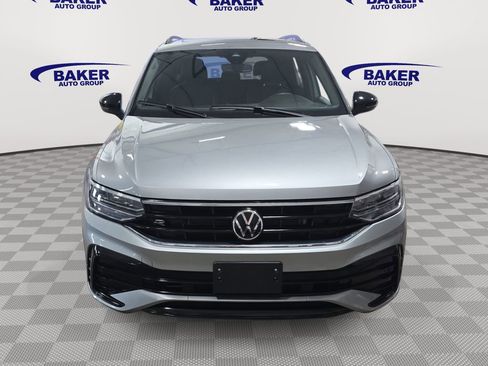 Used 2022 Volkswagen Tiguan SE R-Line AWD/4WD image 2