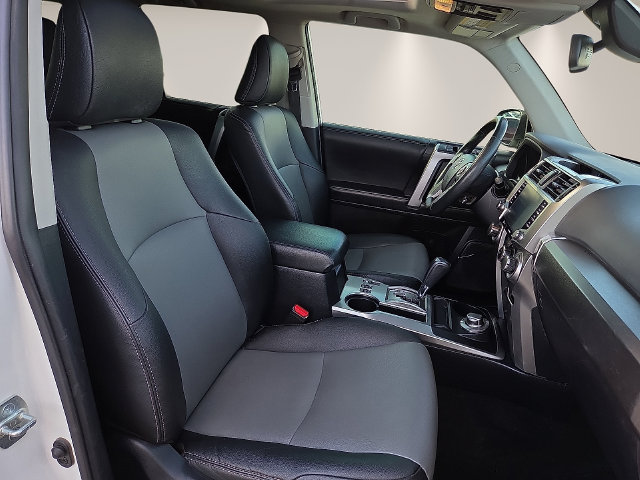 Used 2022 Toyota 4Runner SR5 Premium w/ Moonroof Package AWD/4WD image 15