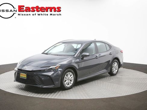 Used 2025 Toyota Camry LE FWD image 56