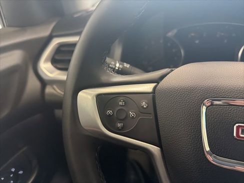 Used 2023 GMC Acadia SLT image 33