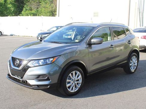Used 2021 Nissan Rogue Sport SV image 4