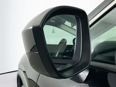 Used 2025 Nissan Rogue SV AWD/4WD image 16