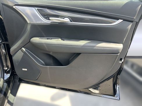 New 2025 Cadillac XT5 Sportv w/ LPO, Bronce Accent Package image 29