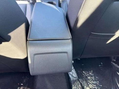 New 2026 Volkswagen Jetta SE image 9