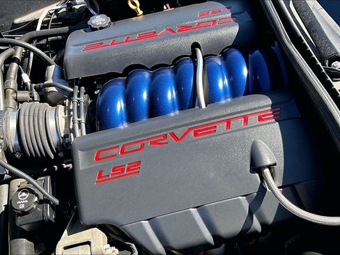 Used 2007 Chevrolet Corvette Coupe w/ Performance Package RWD image 21