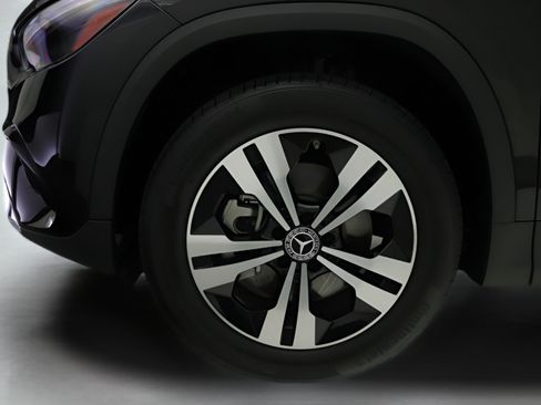Certified 2026 Mercedes-Benz GLA 250 4MATIC image 27