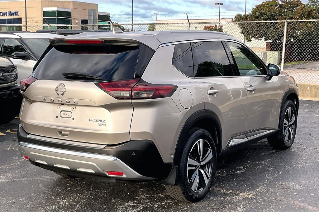 Used 2022 Nissan Rogue Platinum w/ Head-Up Display Package AWD/4WD image 12