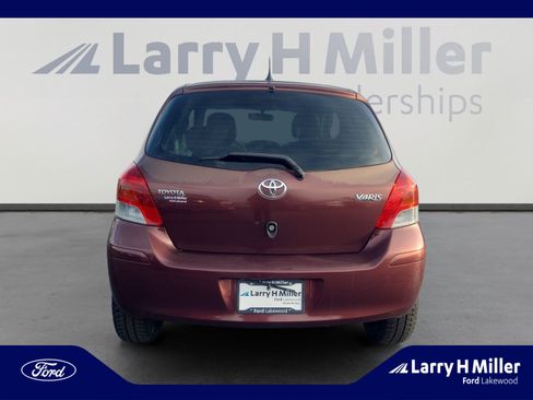 Used 2009 Toyota Yaris 2-Door Hatchback image 4