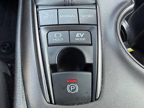 Used 2021 Toyota Camry SE FWD image 22