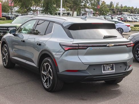 Used 2026 Chevrolet Equinox EV LT image 2