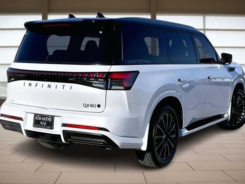 Used 2026 INFINITI QX80 Autograph w/ Premium Cargo Package image 2