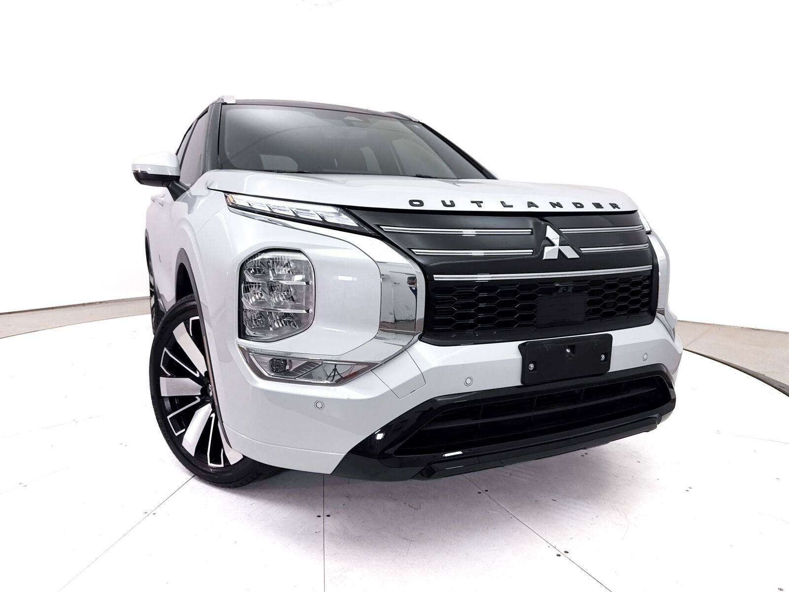 Used 2025 Mitsubishi Outlander SEL FWD image 8