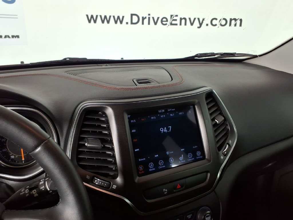 Used 2019 Jeep Cherokee Trailhawk w/ Cold Weather Group AWD/4WD image 21