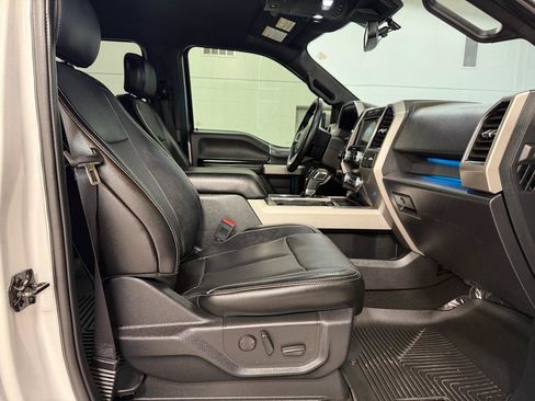 Used 2019 Ford F150 Lariat w/ Equipment Group 502A Luxury AWD/4WD image 25