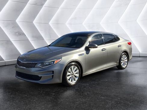 Used 2018 Kia Optima EX w/ Premium Package image 3