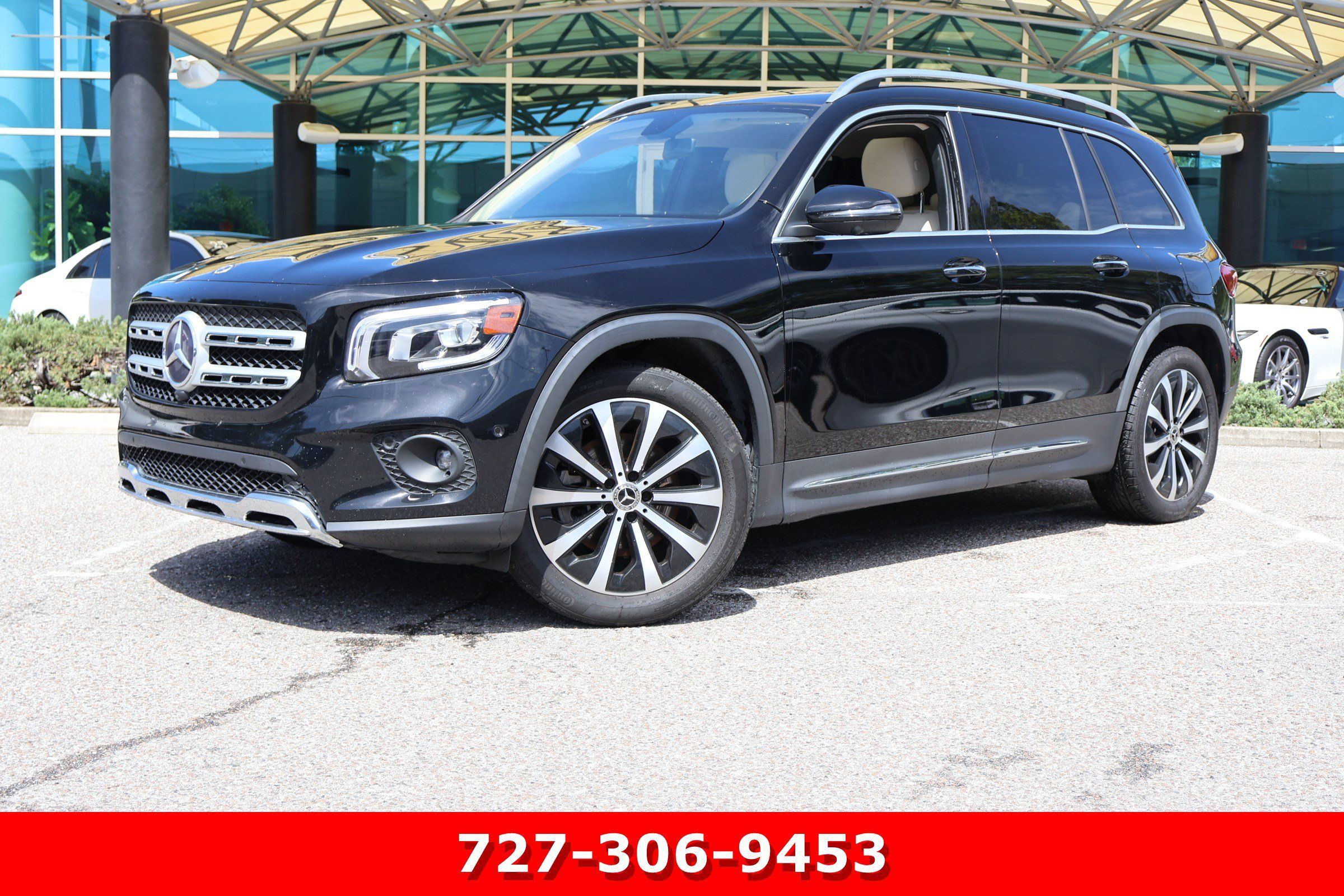 Used 2023 Mercedes-Benz GLB 250 4MATIC w/ Premium Package image 1