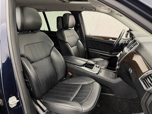 Used 2014 Mercedes-Benz GL 450 4MATIC image 31