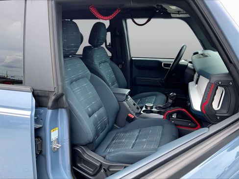 Used 2025 Ford Bronco Heritage Edition AWD/4WD image 9