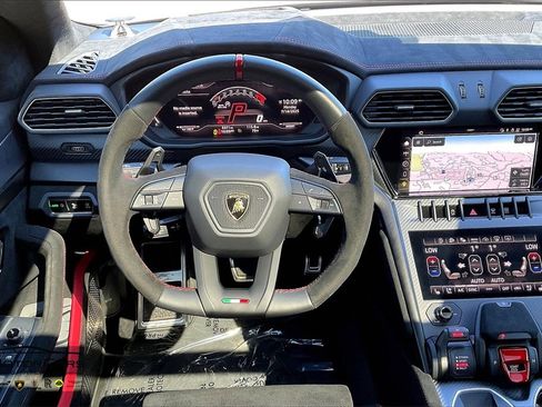 Used 2024 Lamborghini Urus Performante image 7