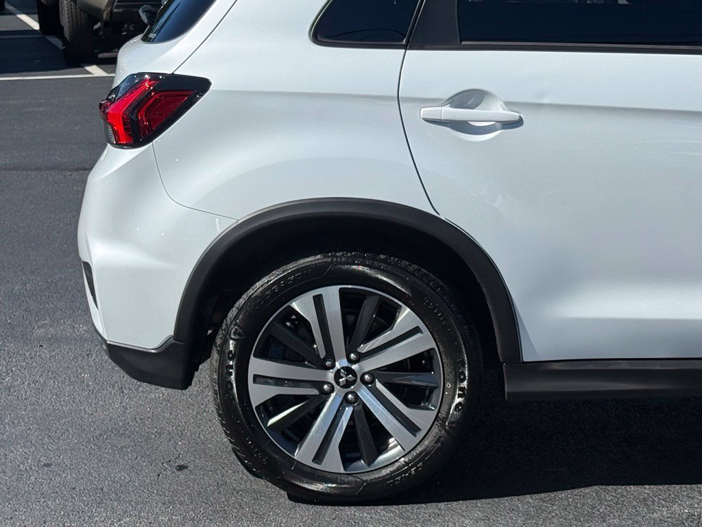 Used 2025 Mitsubishi Outlander Sport ES AWD/4WD image 9