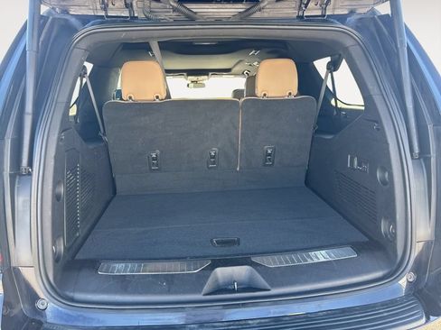 Used 2023 Chevrolet Suburban Premier AWD/4WD image 12