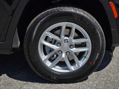 New 2026 Jeep Grand Cherokee Laredo X AWD/4WD image 14