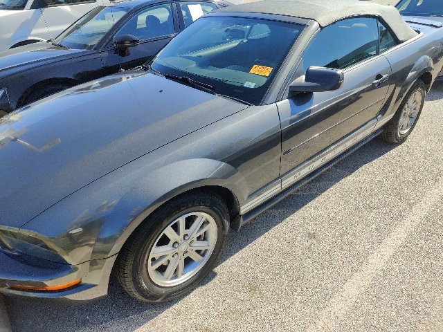 Used 2008 Ford Mustang Premium RWD image 4