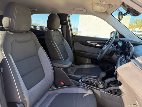 Used 2025 Chevrolet TrailBlazer LT image 34
