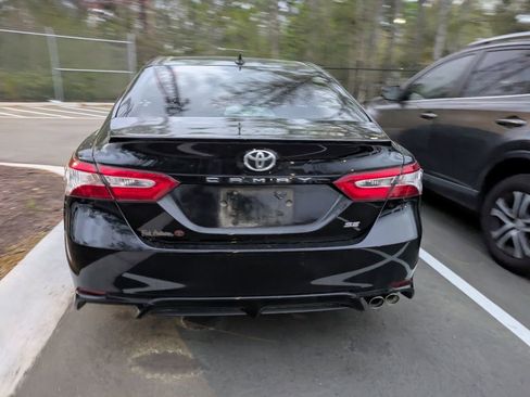 Certified 2020 Toyota Camry SE image 6