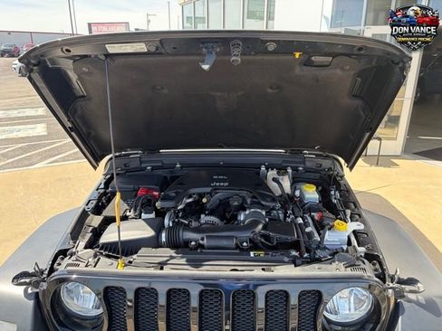 Used 2018 Jeep Wrangler Sport AWD/4WD image 19
