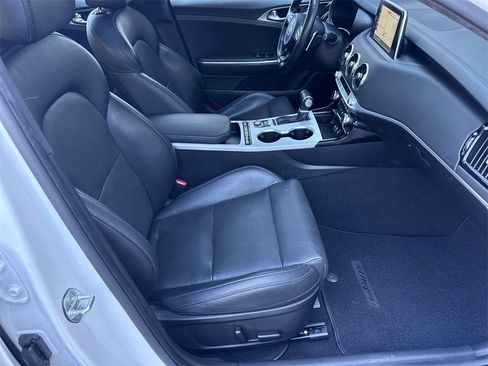 Used 2020 Kia Stinger GT1 image 36