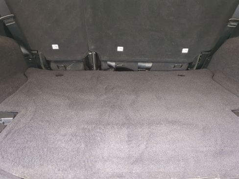 Used 2018 Jeep Wrangler Unlimited Rubicon w/ Connectivity Group image 34