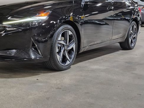 Used 2023 Hyundai Elantra Limited w/ Cargo Package image 17