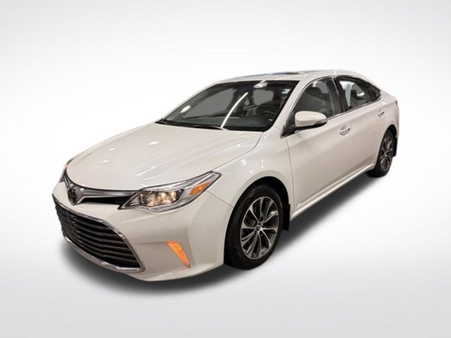 Used 2017 Toyota Avalon XLE Premium w/ Carpet Mat Package FWD image 4