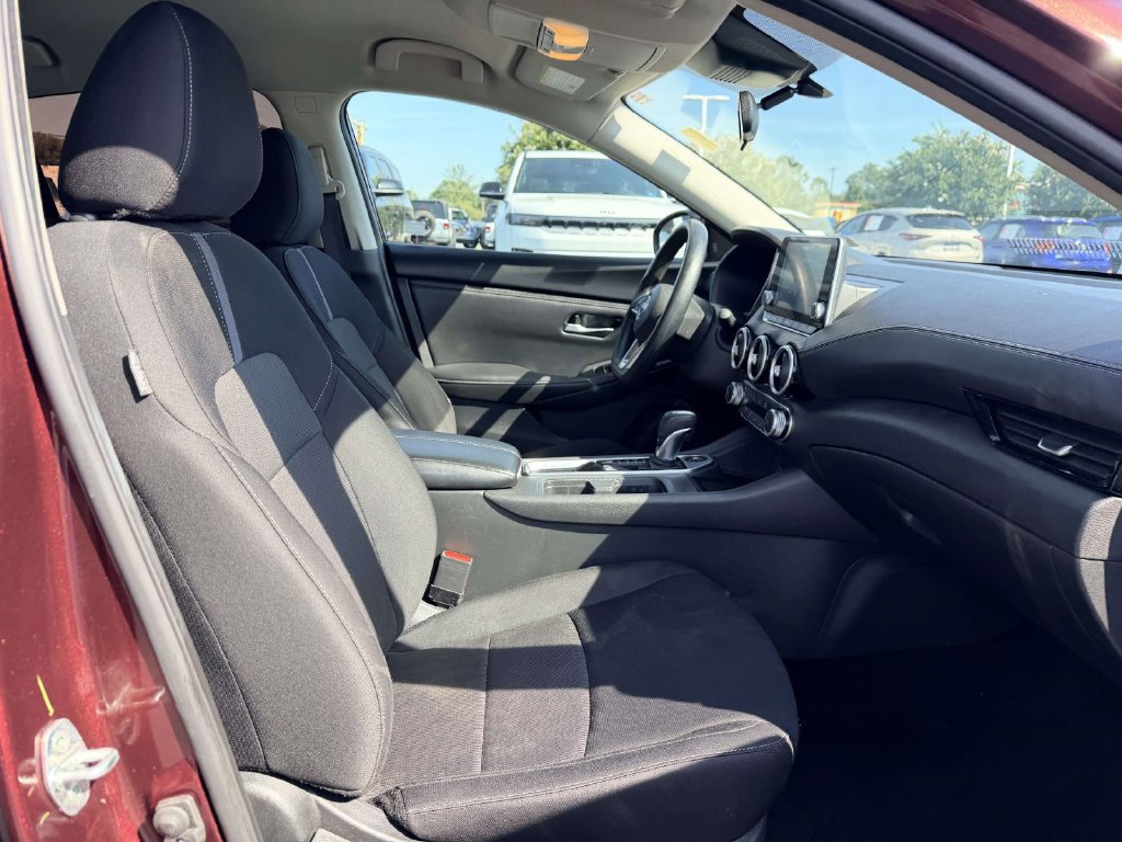 Used 2024 Nissan Sentra SV FWD image 9