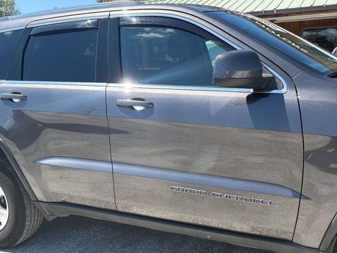 Used 2017 Jeep Grand Cherokee Laredo w/ Quick Order Package 23E AWD/4WD image 22
