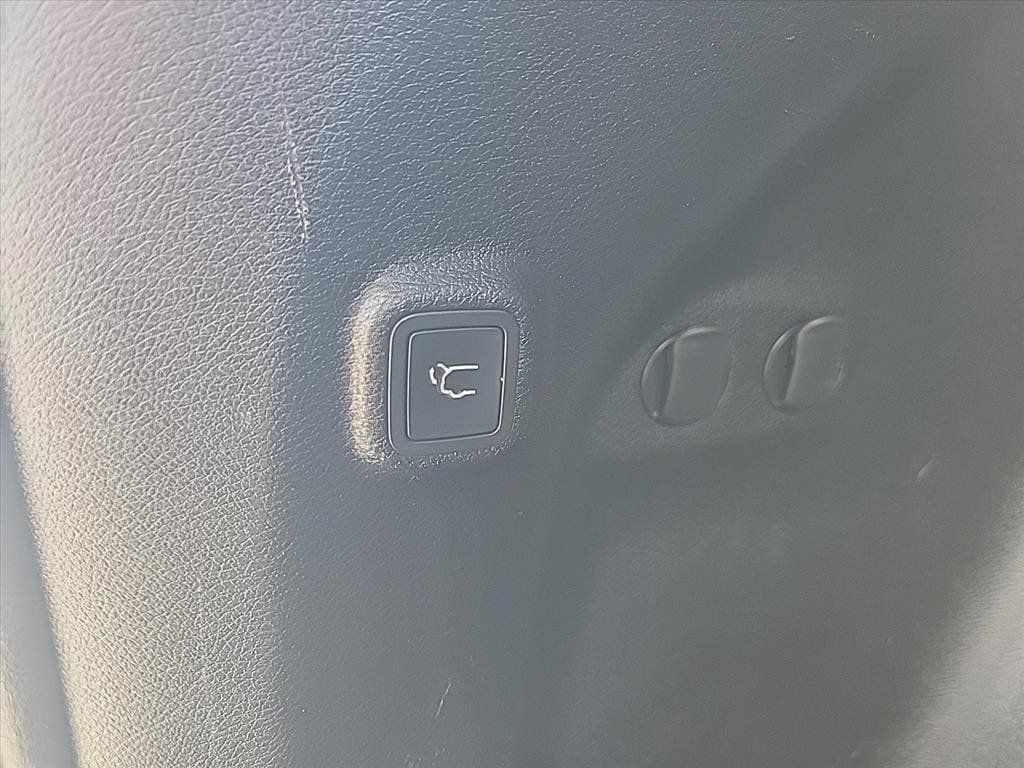 Used 2019 Jeep Cherokee Limited AWD/4WD image 22