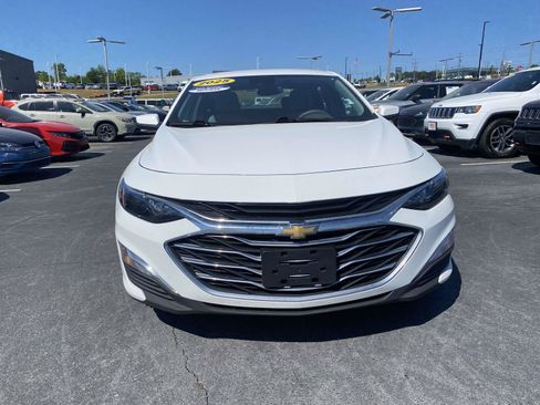 Used 2025 Chevrolet Malibu LS FWD image 2