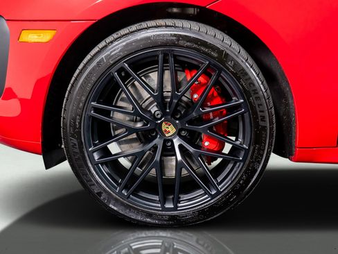 Used 2024 Porsche Macan GTS image 20