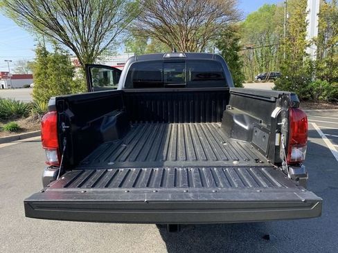 Used 2022 Toyota Tacoma SR5 RWD image 31