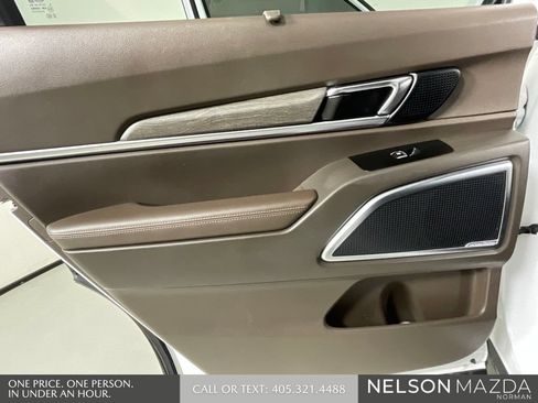 Used 2021 Kia Telluride SX w/ Towing Package FWD image 18