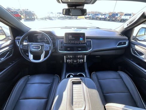 Used 2023 GMC Yukon SLT image 13