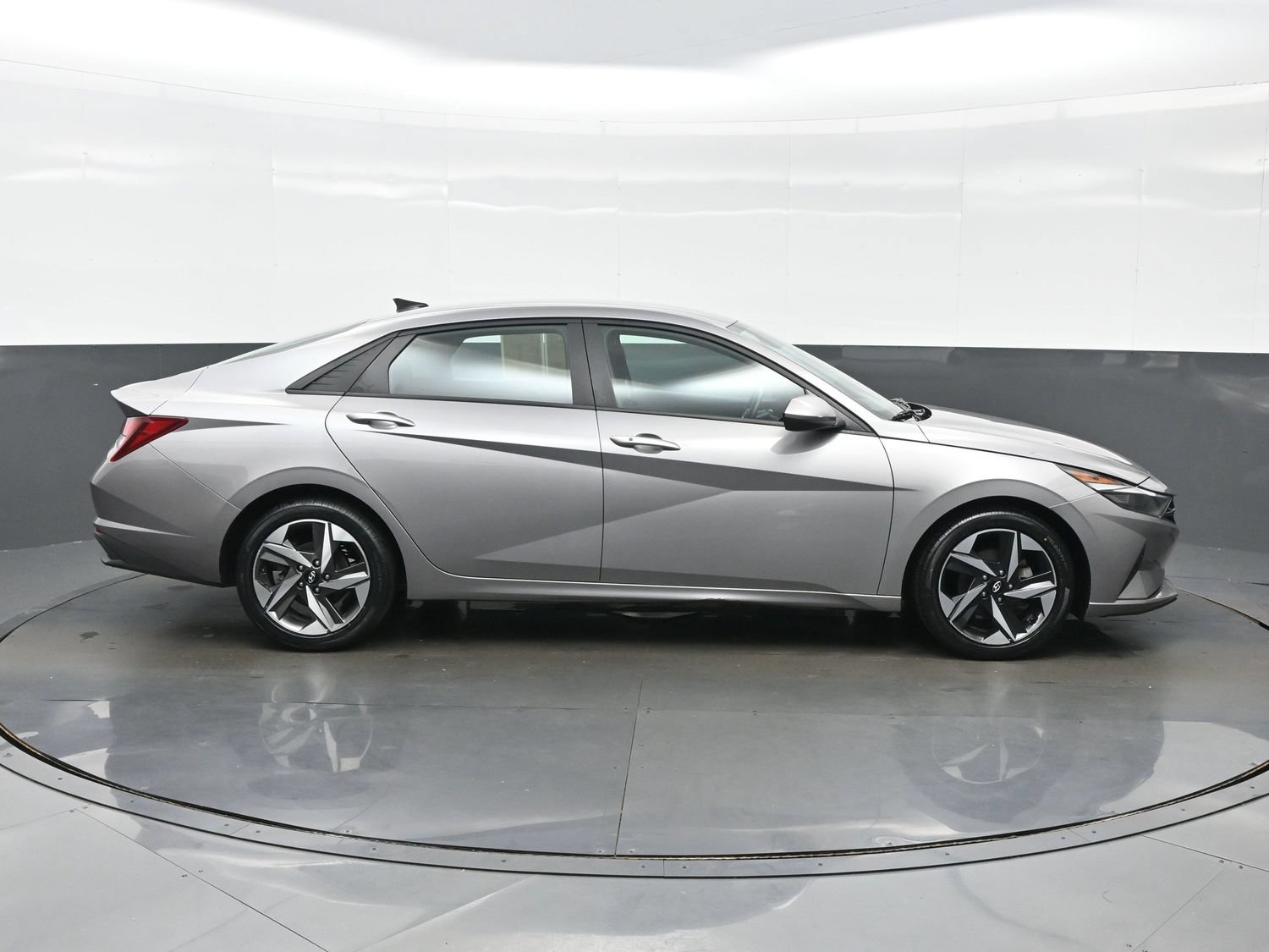 Certified 2023 Hyundai Elantra SEL w/ Convenience Package FWD image 7