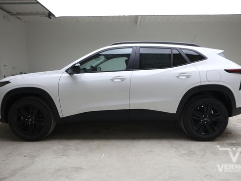 New 2026 Chevrolet Trax ACTIV FWD image 2