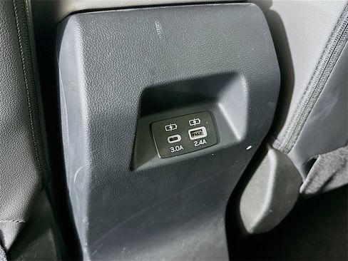 Used 2024 Subaru Crosstrek 2.0i Premium image 8