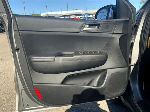 Used 2020 Kia Sportage LX image 22