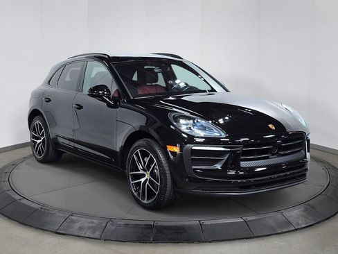 Used 2025 Porsche Macan image 9