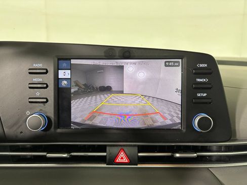 Used 2025 Hyundai Elantra SE FWD image 18