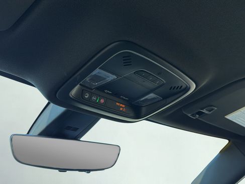 Used 2023 Chevrolet Traverse LT w/ Rear Camera Mirror Package AWD/4WD image 22