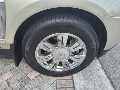 Used 2013 Cadillac SRX Luxury FWD image 48